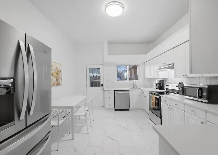 Bloomfield/shadyside @i Modern & Bright Private Bedroom With Shared Bathroom Homestay