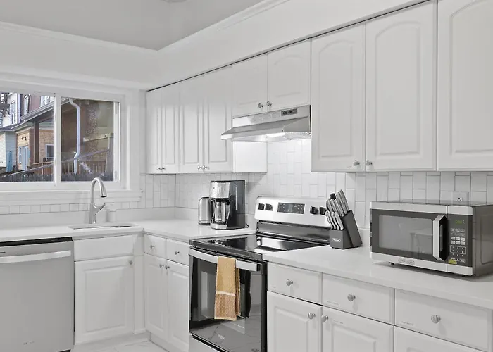 Homestay Bloomfield/shadyside @i Modern & Bright Private Bedroom With Shared Bathroom *