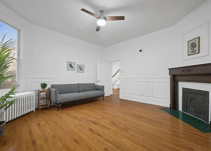 Bloomfield/shadyside @i Modern & Bright Private Bedroom With Shared Bathroom Homestay
