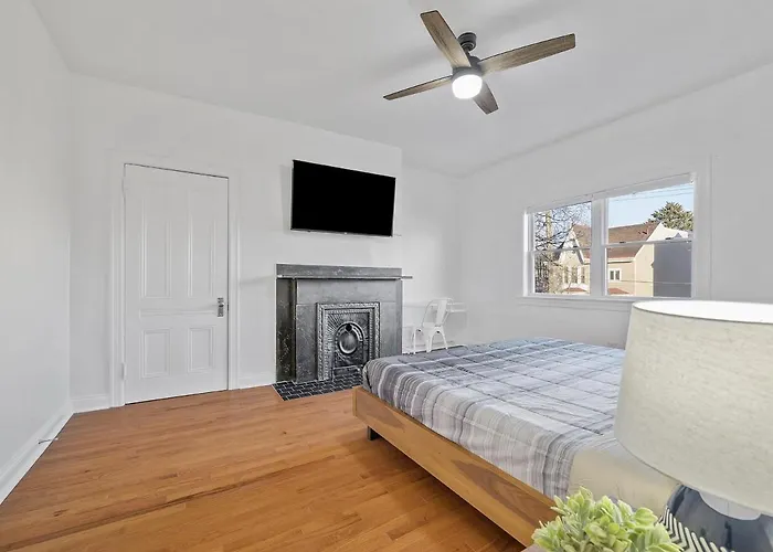 Bloomfield/shadyside @i Modern & Bright Private Bedroom With Shared Bathroom Homestay