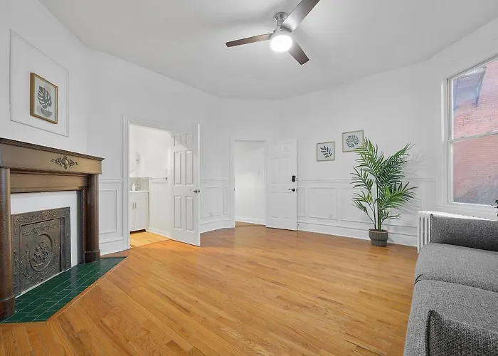 Bloomfield/shadyside @i Modern & Bright Private Bedroom With Shared Bathroom *